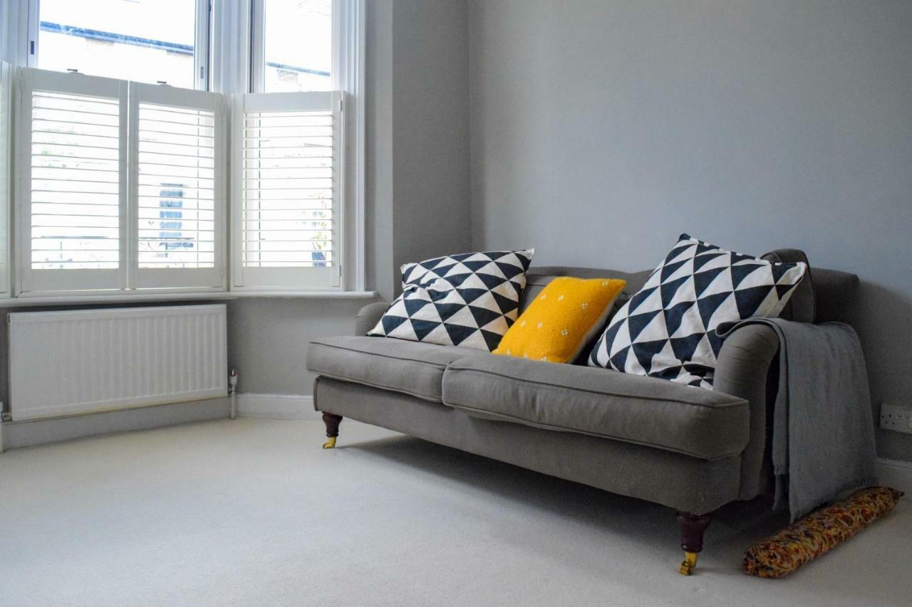 3 Bedroom Family House With A Superb Kitchen And Garden London Exterior foto